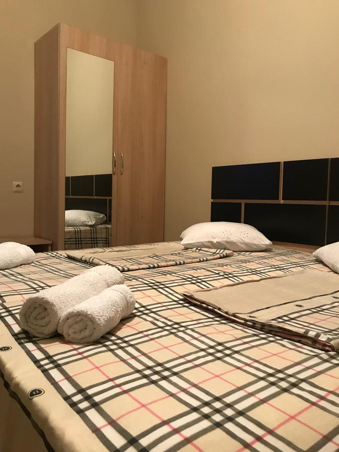 Holiday House バトゥーミ エクステリア 写真